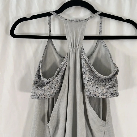 Lululemon Tank Sports Bra Women's 6 Grey Floral Pull On Lightweight Unpadded - Picture 5 of 8